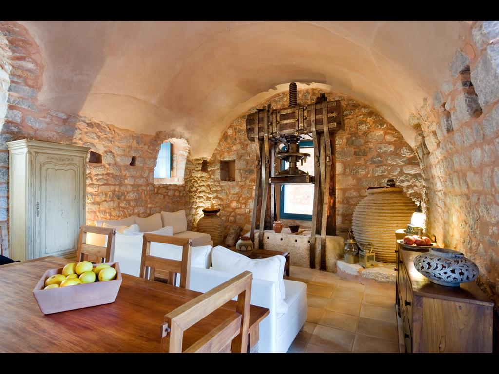 Aparthotel Arapakis Historic Castle Pírgos Dhiroú Zimmer foto