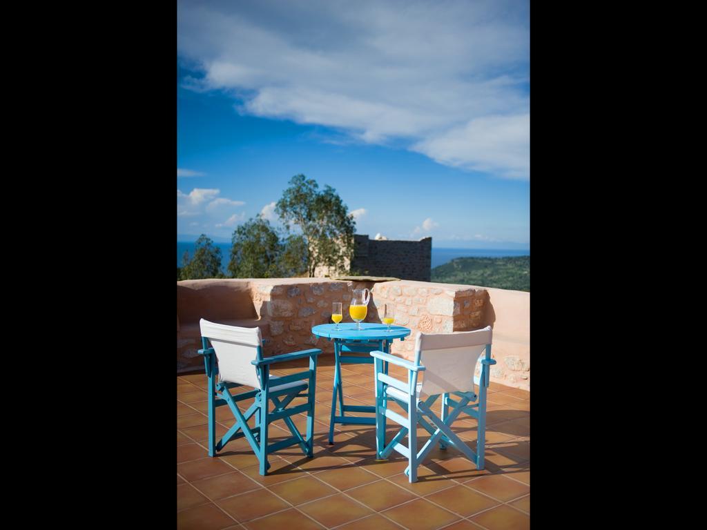 Aparthotel Arapakis Historic Castle Pírgos Dhiroú Zimmer foto