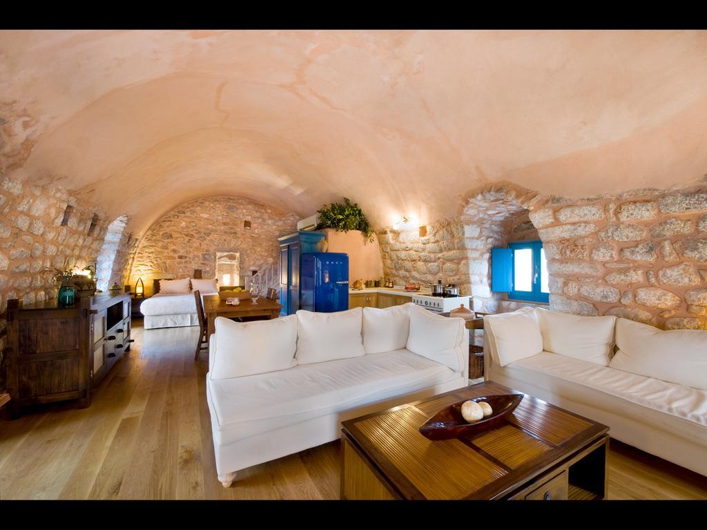Aparthotel Arapakis Historic Castle Pírgos Dhiroú Zimmer foto