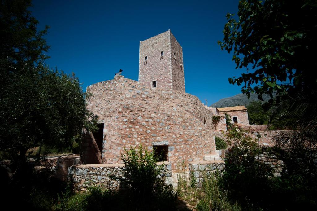 Aparthotel Arapakis Historic Castle Pírgos Dhiroú Exterior foto