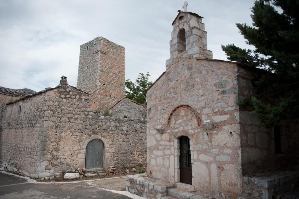 Aparthotel Arapakis Historic Castle Pírgos Dhiroú Exterior foto