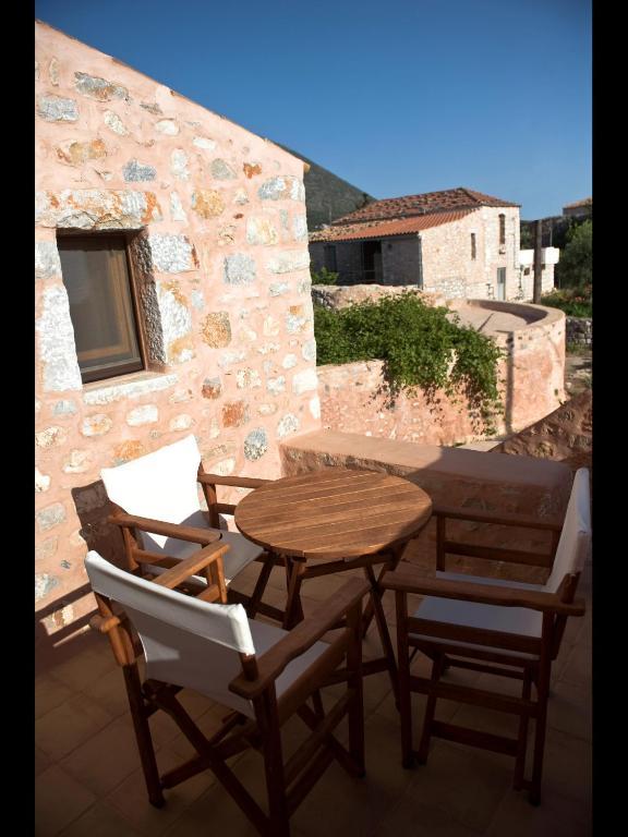Aparthotel Arapakis Historic Castle Pírgos Dhiroú Zimmer foto