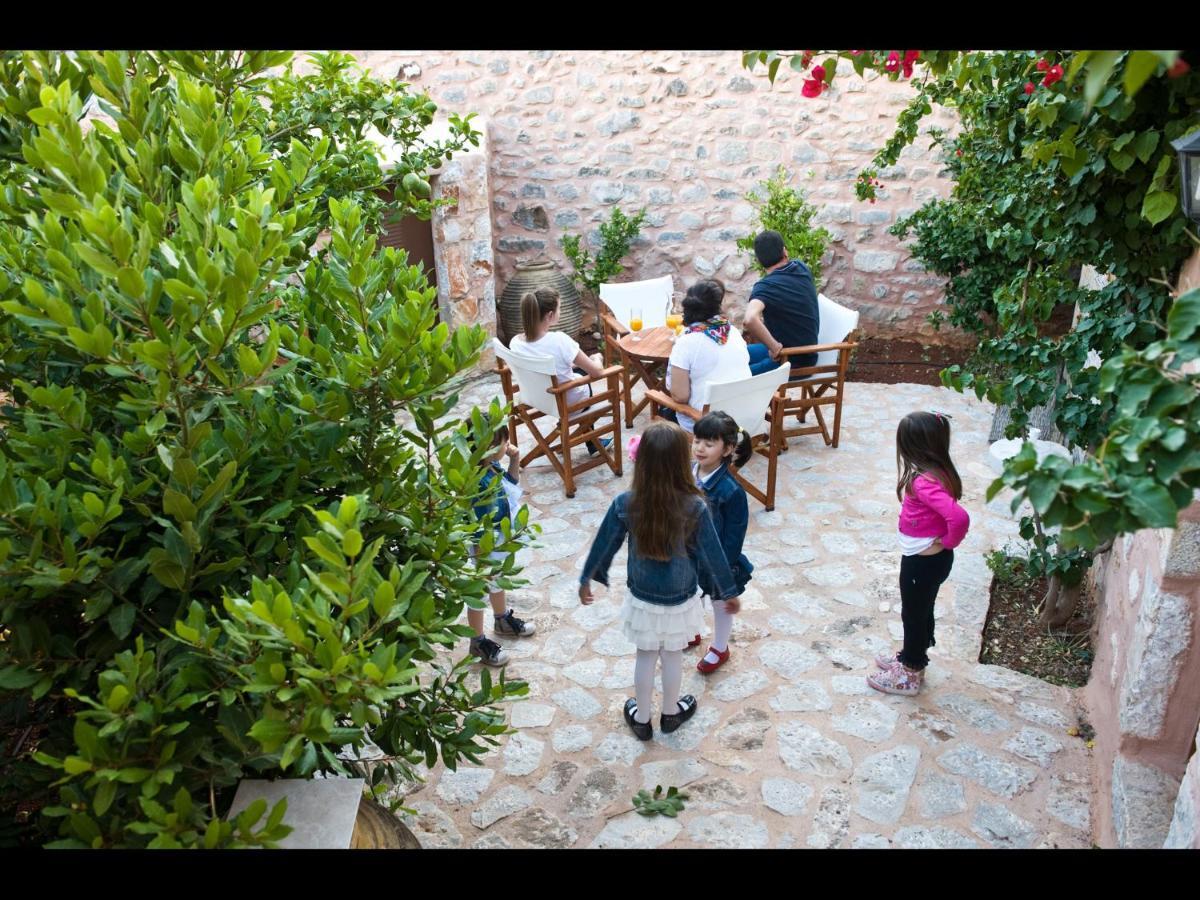 Aparthotel Arapakis Historic Castle Pírgos Dhiroú Zimmer foto